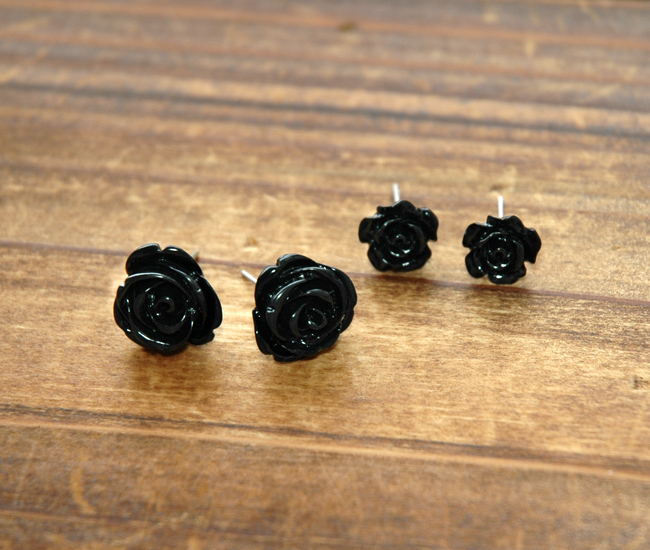 Lovely Shimmering Steampunk Rose Ear Studs 2 Pairs