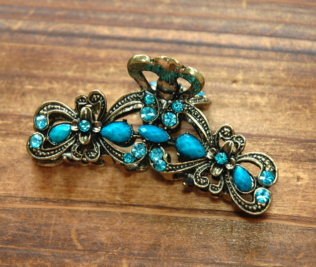 Turquoise Stones and Rhinestone Flower Claw Clip
